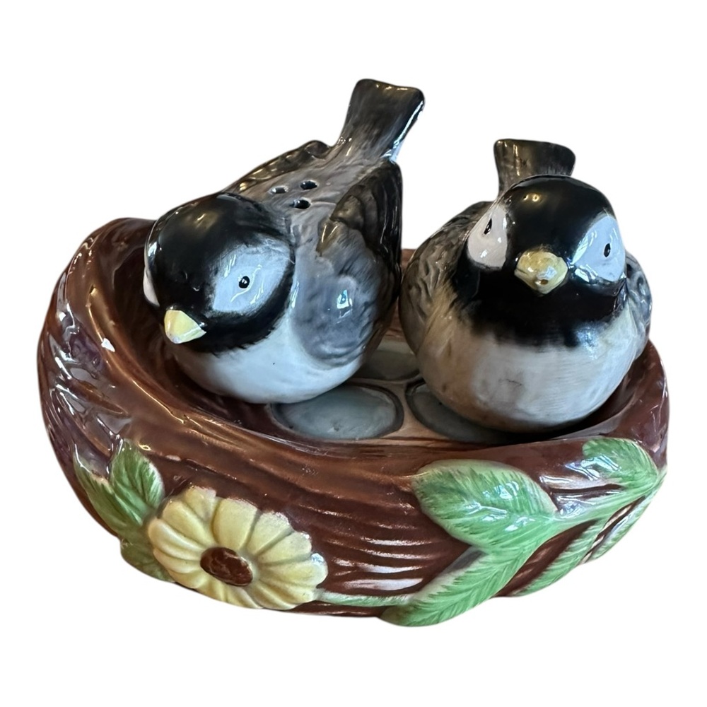 Vintage “Nesting Garden Bird” Salt & Pepper Shaker Set
